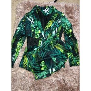 Green tropical two-piece short set.